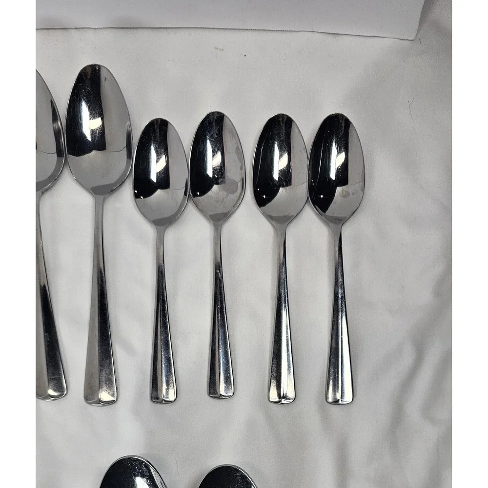 Wallace Sadie 21 Pc Flatware Set Stainless Silverware Forks‎ Knives Spoons